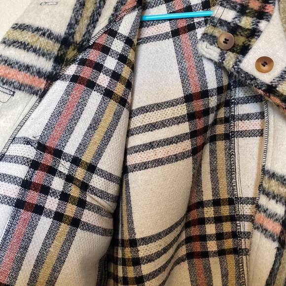 Plaid jacket slightly cropped size large - Picture 5 of 5